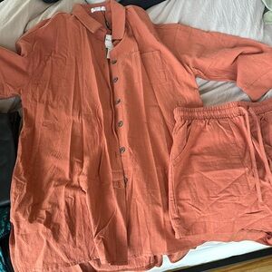 Brand new, never worn linen-like set.